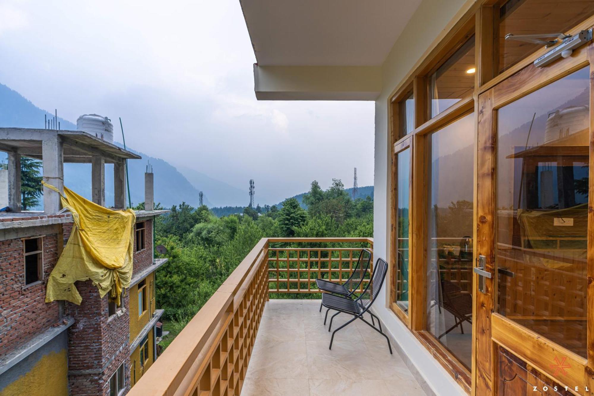 Zostel Old Manali, Goshal Road Hostel Exterior photo